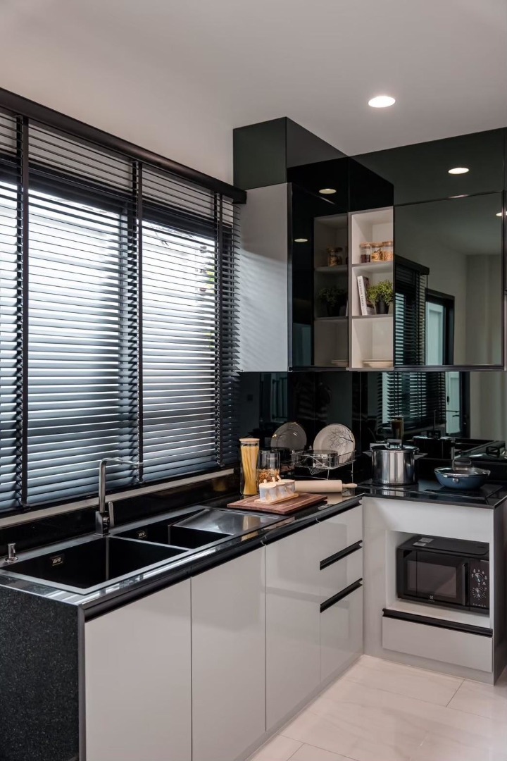 ขายบ้านนวมินทร์ รามอินทรา : 🔥ขายด่วนมาก🔥บ้านเดี่ยว 3 ชั้น  HIGHBURY WATCHAPOL RAMINDRA (ไฮบิวรี่ วัชรพล-รามอินทรา) *บ้านตัวอย่าง ราคาต่อรองกันได้*