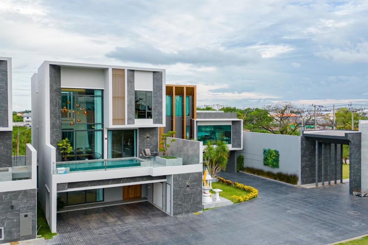 ขายบ้านนวมินทร์ รามอินทรา : 🔥ขายด่วนมาก🔥บ้านเดี่ยว 3 ชั้น  HIGHBURY WATCHAPOL RAMINDRA (ไฮบิวรี่ วัชรพล-รามอินทรา) *บ้านตัวอย่าง ราคาต่อรองกันได้*