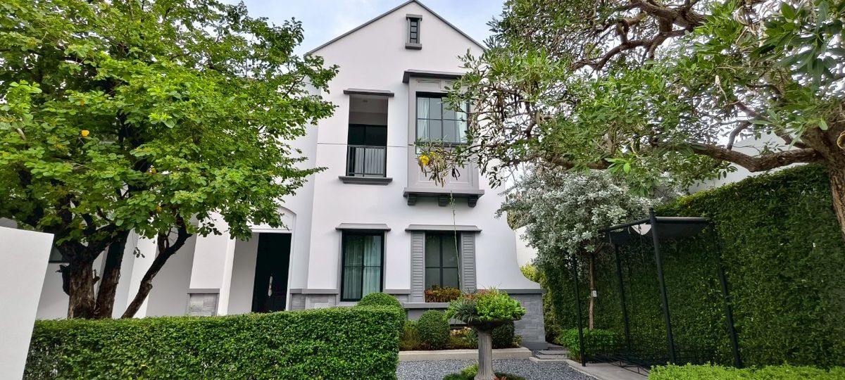 For RentHousePattanakan, Srinakarin : 🏡 Super Luxury Living for Rent – Le Baron Type at Nantawan Rama 9 – Krungthep Kreetha ✨Experience premium lifestyle in Bangkok’s most desirable neighborhood!