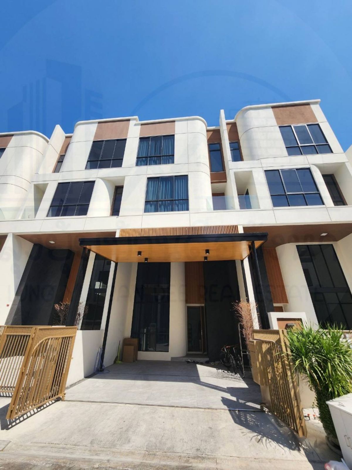 ขายทาวน์โฮมพระราม 3 สาธุประดิษฐ์ : ขาย Townhome Luxury DEMI Sathu 49 *มีลิฟท์*💫🎡🤶🏻出售豪华联排别墅 DEMI Sathu 49 *带电梯*💫🎡🤶🏻
