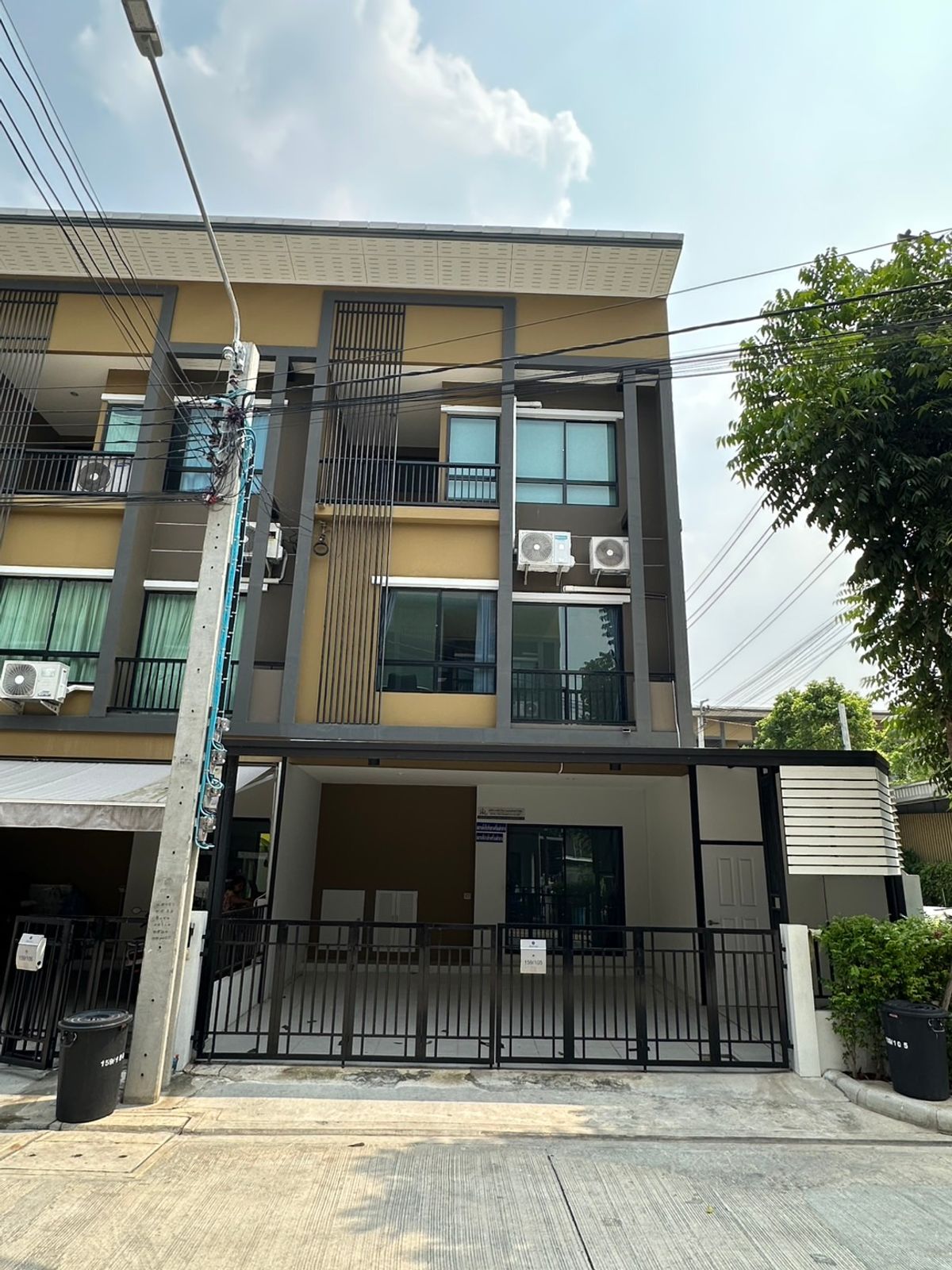 ให้เช่าทาวน์โฮมพระราม 5 ราชพฤกษ์ บางกรวย : 🏢 ให้เช่าโฮมออฟฟิศ 3 ชั้น + ชั้นลอย (หลังมุม) หมู่บ้านสัมมากร อเวนิว ชัยพฤกษ์–วงแหวน