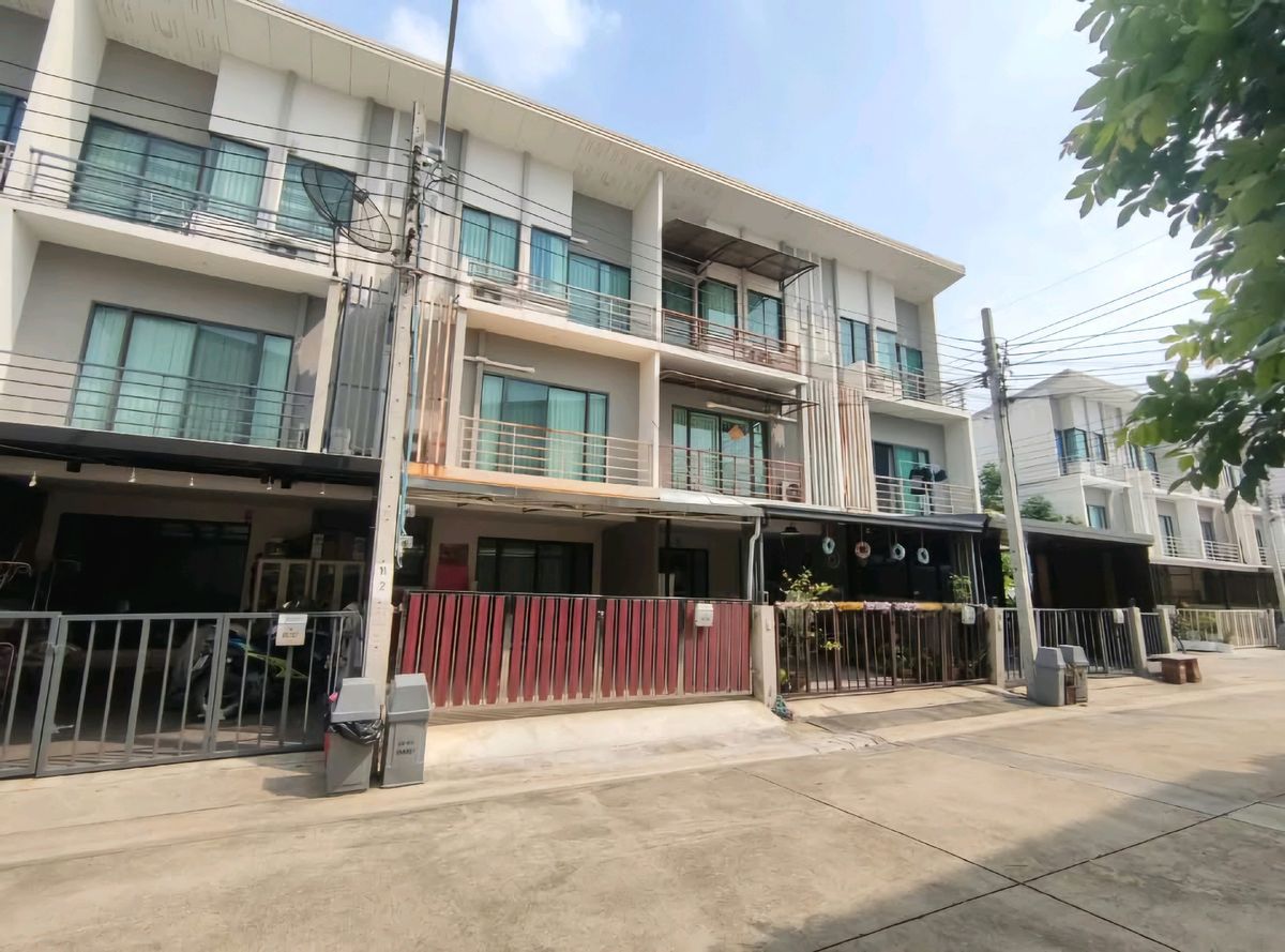 ขายทาวน์โฮมเอกชัย บางบอน : ❤️💛💙ทาวน์โฮม 4 นอน 🚩ใกล้สาทร 15 นาที เพียง 4.5 ลบ.✨  🏡 J Grand สาทร-กัลปพฤกษ์