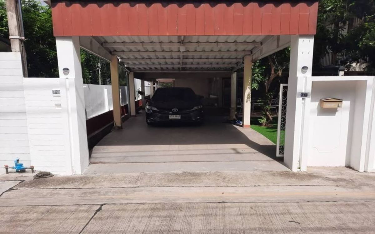 ให้เช่าบ้านลาดพร้าว เซ็นทรัลลาดพร้าว :  บ้านเช่ารัชดา บ้านเช่าลาดพร้าว ให้เช่าบ้านเดี่ยว เนื้อที่ 100 ตรว. 4 ห้องนอน ใกล้ศาลาอาญา รัชดา ลาดพร้าว15 บ้านใกล้รถไฟฟ้า 