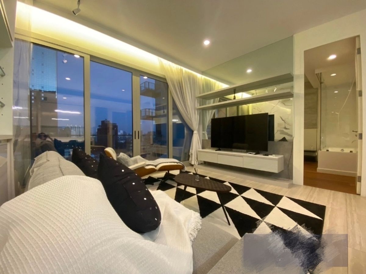 ให้เช่าคอนโดวิทยุ ชิดลม หลังสวน : For Rent | 185 Rajadamri | 1 Bedroom | 70 Sq.m. 