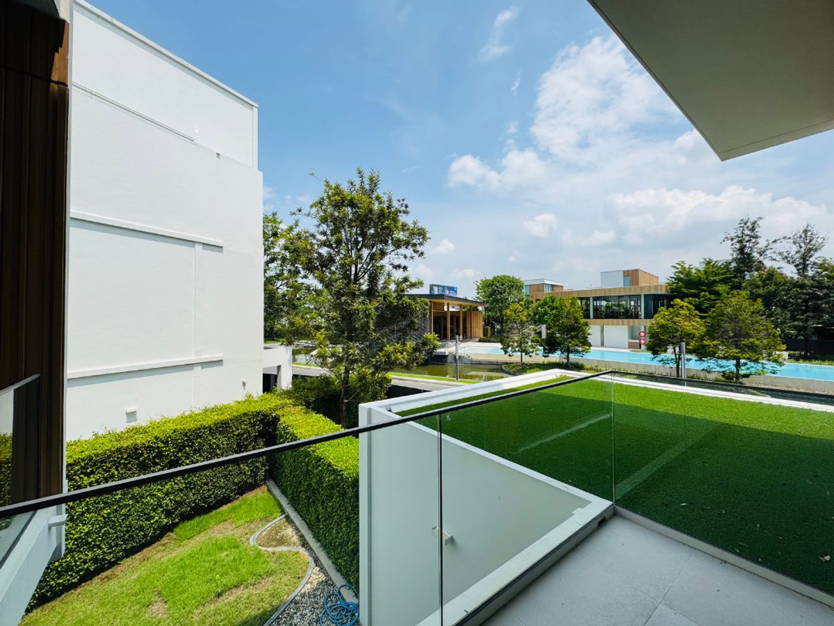 ขายบ้านพัฒนาการ ศรีนครินทร์ : วีเว่ พระราม9 บ้านแปลงสวยติดสนามกอล์ฟพร้อมวิวสระ เพียงไม่กี่ก้าวถึง Wellington college