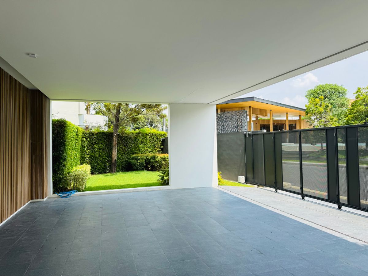 ขายบ้านพัฒนาการ ศรีนครินทร์ : วีเว่ พระราม9 บ้านแปลงสวยติดสนามกอล์ฟพร้อมวิวสระ เพียงไม่กี่ก้าวถึง Wellington college