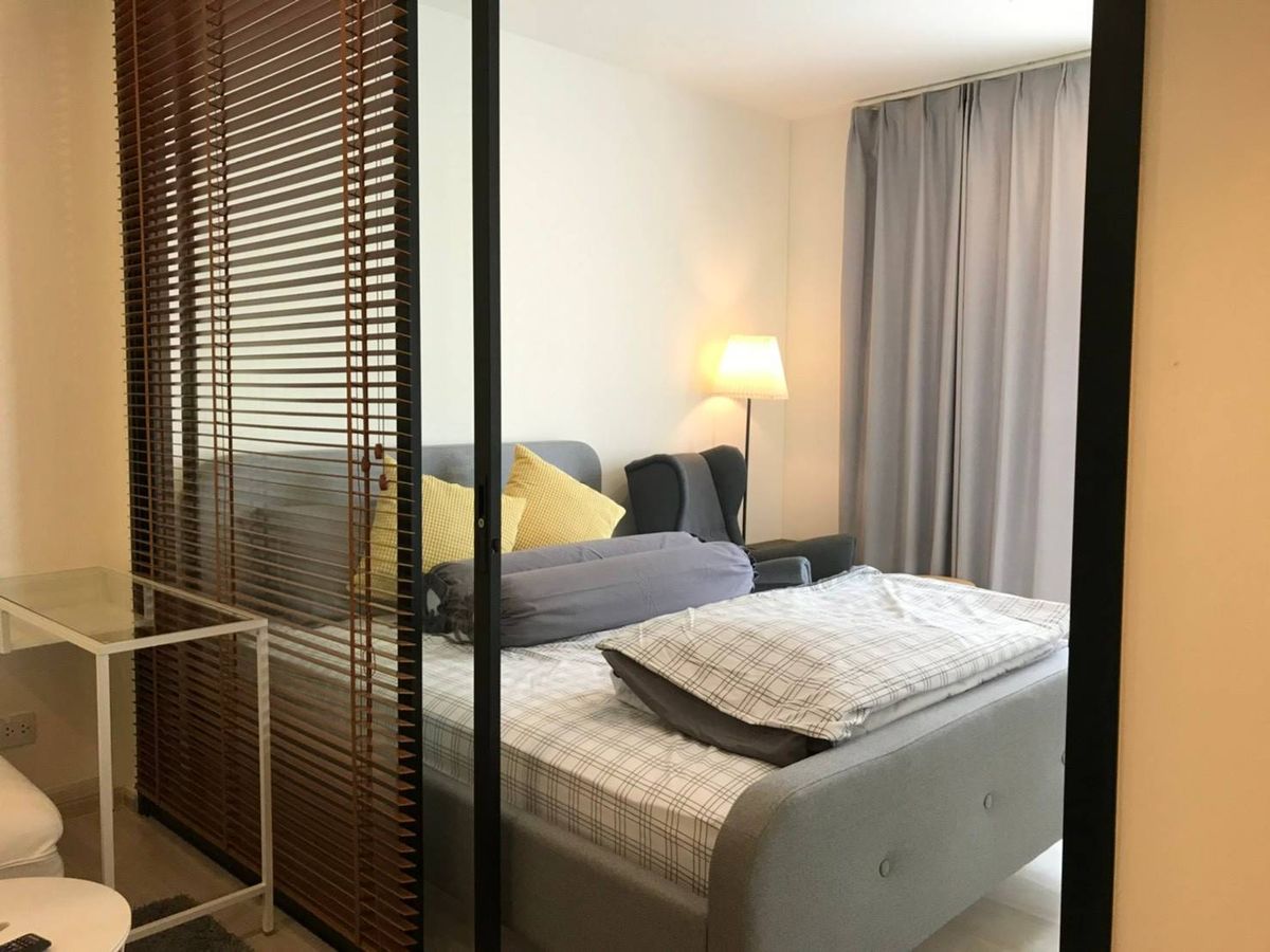 For RentCondoRama9, Petchburi, RCA : Rent now !! Ready to enter this May 25, near MRT Phetchaburi / Urgent Reservation. ✨Life Asoke (Life Asoke) 💸 Rental 16,500 baht / month (including the central fee) - Size 31 sq.m., 25 - 1 bedroom, 1 bathroom - 2 air conditioners.