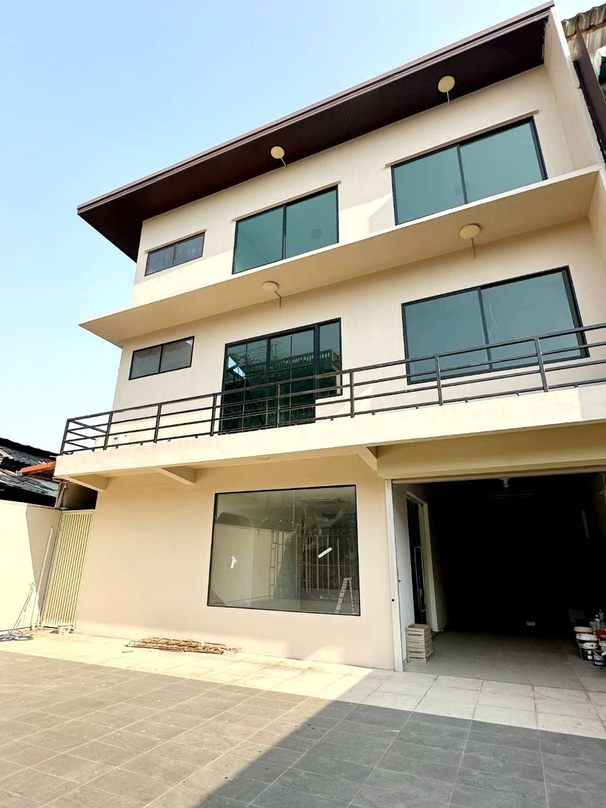 For RentHome OfficeSathorn, Narathiwat : Newly renovated 3-Storey Home Office with Storage Space – Good Location on Chan – Sathorn
