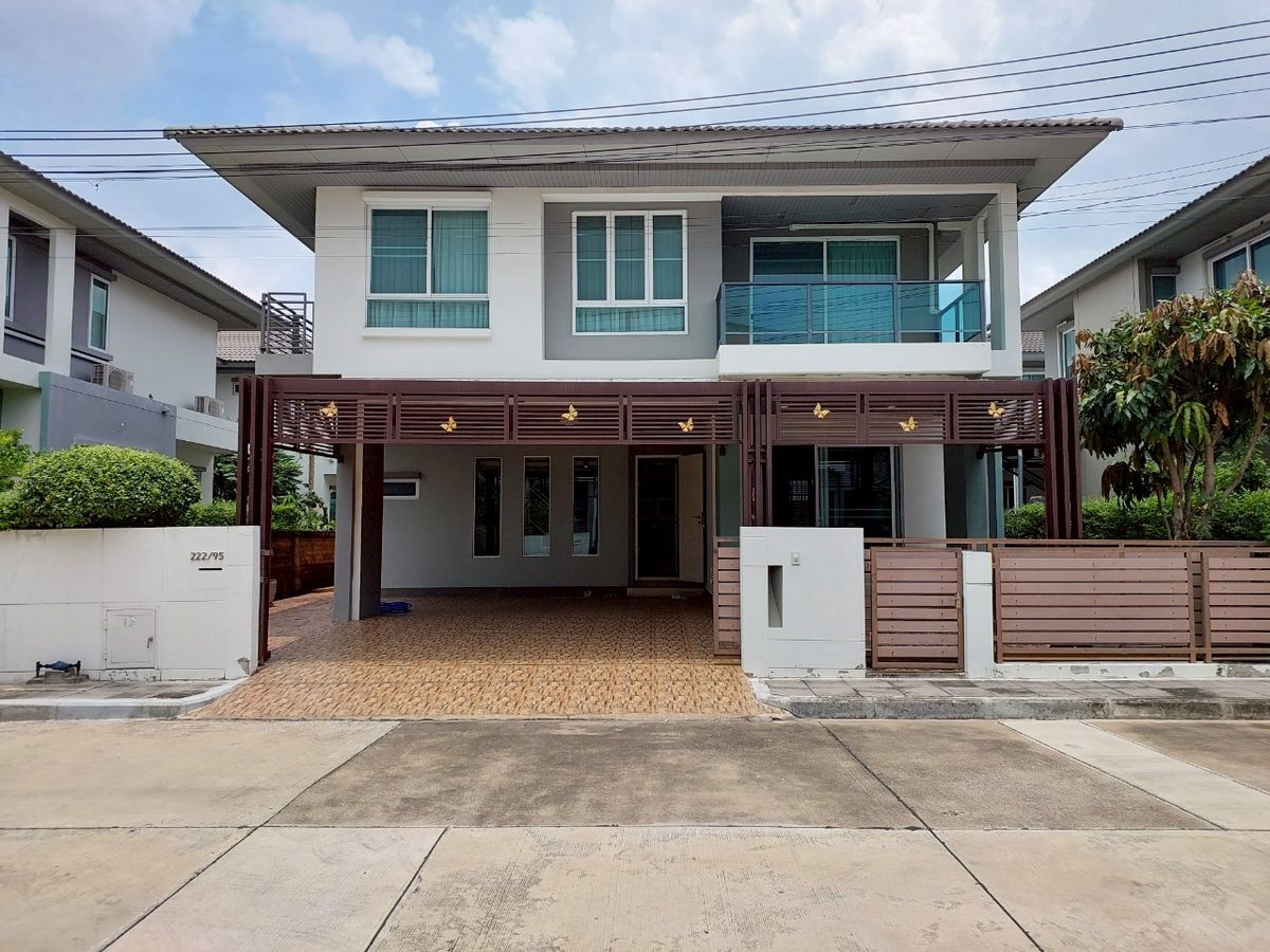 ขายบ้านปทุมธานี รังสิต ธรรมศาสตร์ : Habitia Bond Ratchapreuk 
: ฮาบิเทีย บอนด์ ราชพฤกษ์
ในเครือ บริษัท แสนสิริ จำกัด (มหาชน)