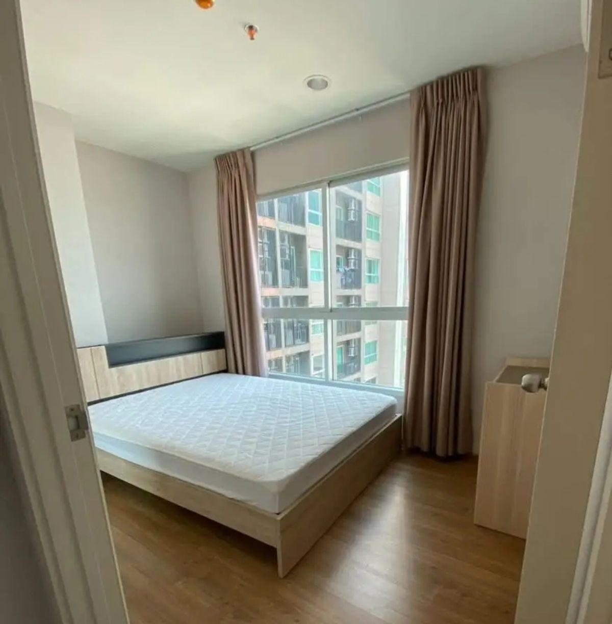 ให้เช่าคอนโดสาทร นราธิวาส : 12,000 Baht/Month Fuse Chan-Sathorn ห้องมุม