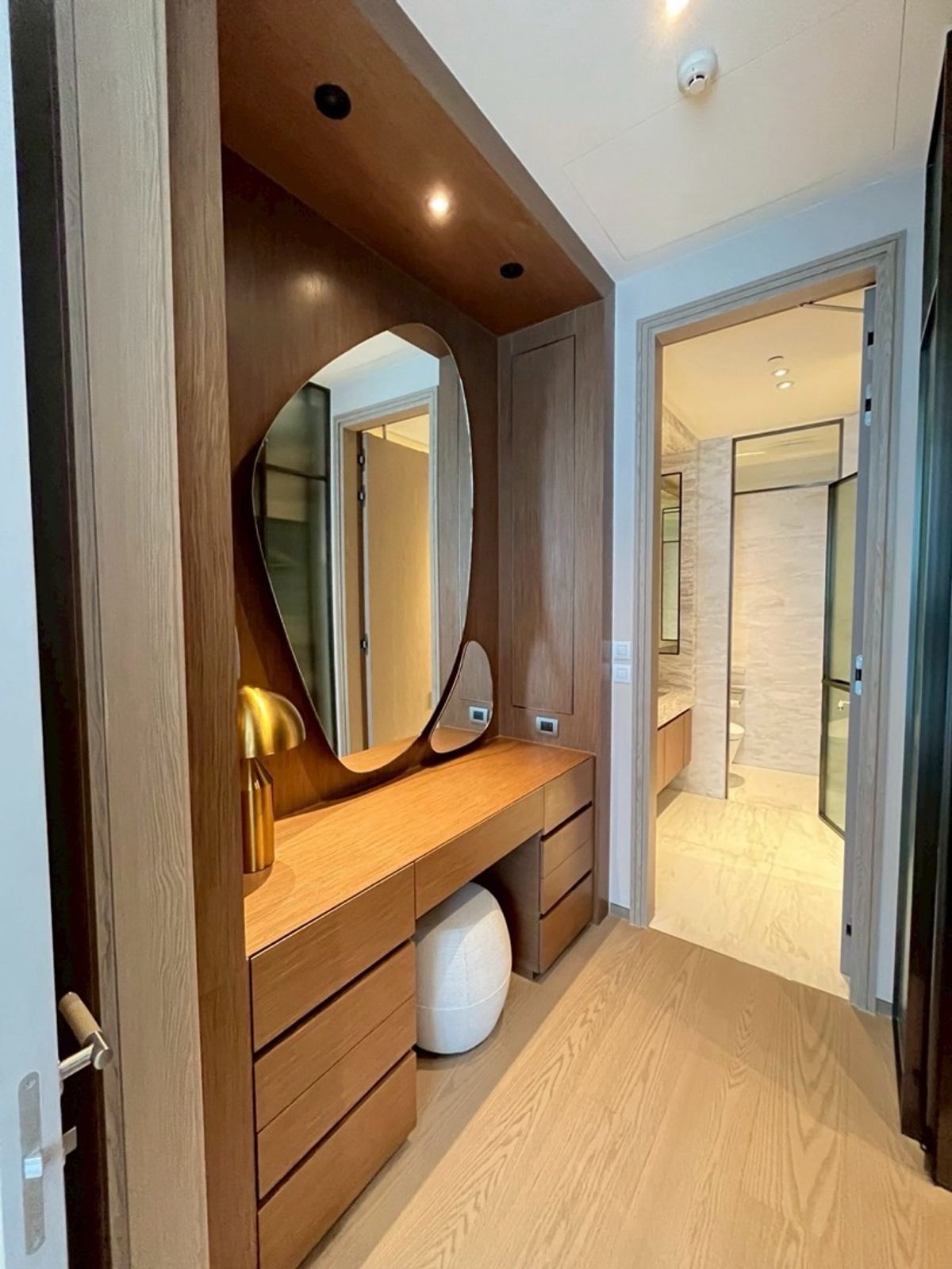 คอนโดวิทยุ ชิดลม หลังสวน : Scope Langsuan🔥🔥🔥 RENT/SELL (ลดเหลือ180,000🔥)1BEDROOM 87sq.m 