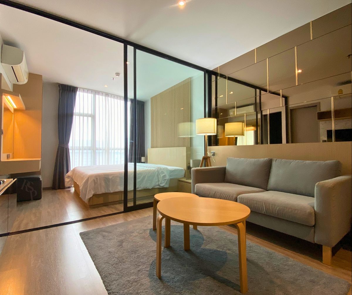 ให้เช่าคอนโดสุขุมวิท อโศก ทองหล่อ : For Rent at Rhythm Ekkamai - 1 Bedroom Condo near BTS Ekkamai