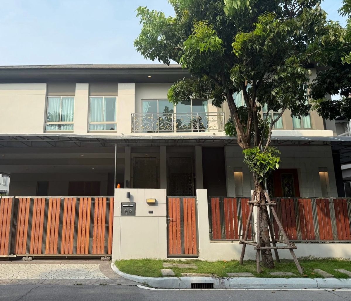 For RentHousePattanakan, Srinakarin : Rent Baan Srinakarin Romklao