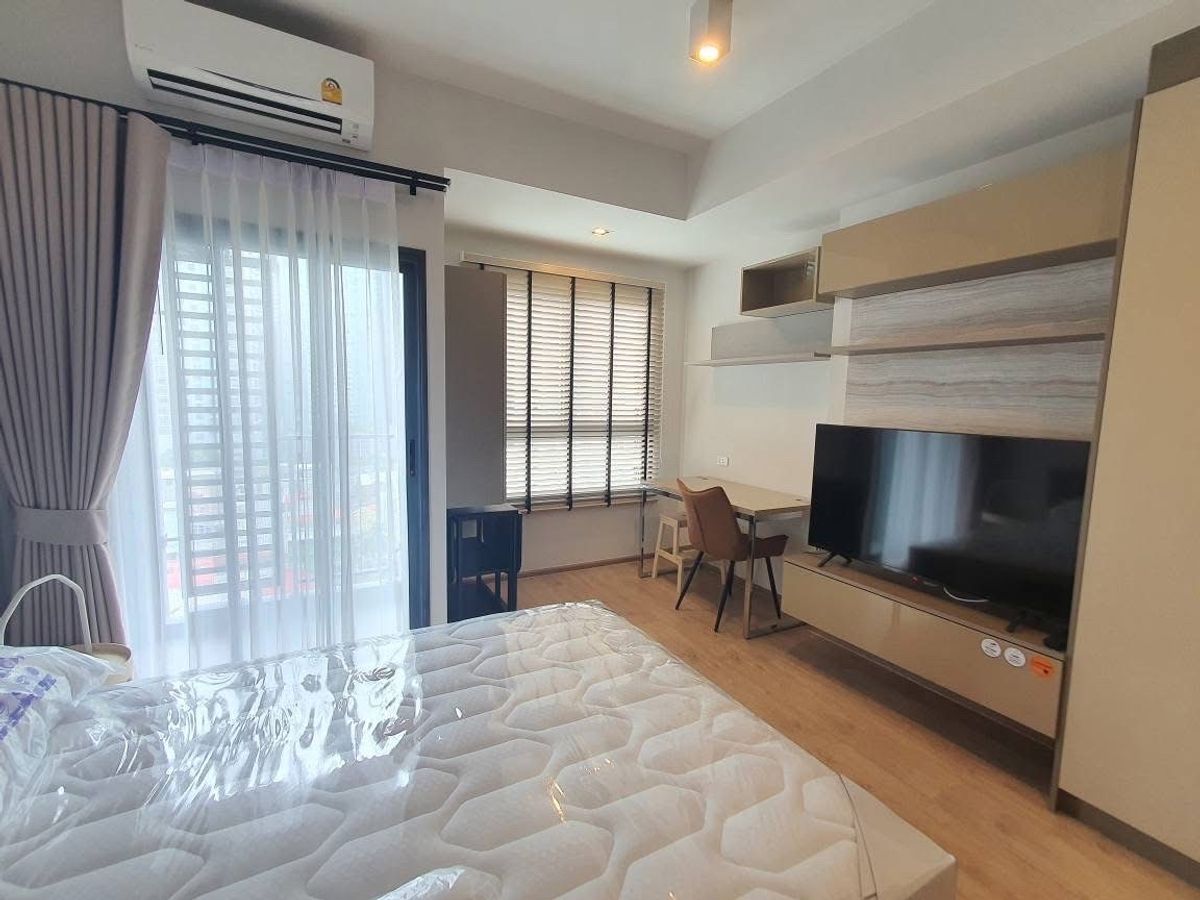 ให้เช่าคอนโดพระราม 9 เพชรบุรีตัดใหม่ RCA : For Rent – Ideo Rama 9 - Asoke
Studio 26 SQ.M | 14th Floor | 16,000 THB/Month 💅🏾
Available from: 15 May