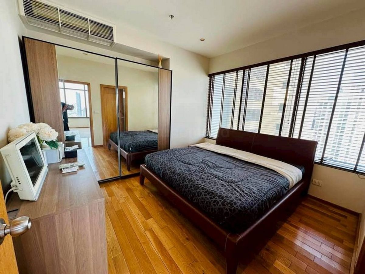 ให้เช่าคอนโดสุขุมวิท อโศก ทองหล่อ : ให้เช่าคอนโด The Emporio Place สุขุมวิท 24 พื้นที่ 126 ตรม 2นอน 2น้ำ ใกล้ BTSพร้อมพงษ์ - ghd000582R