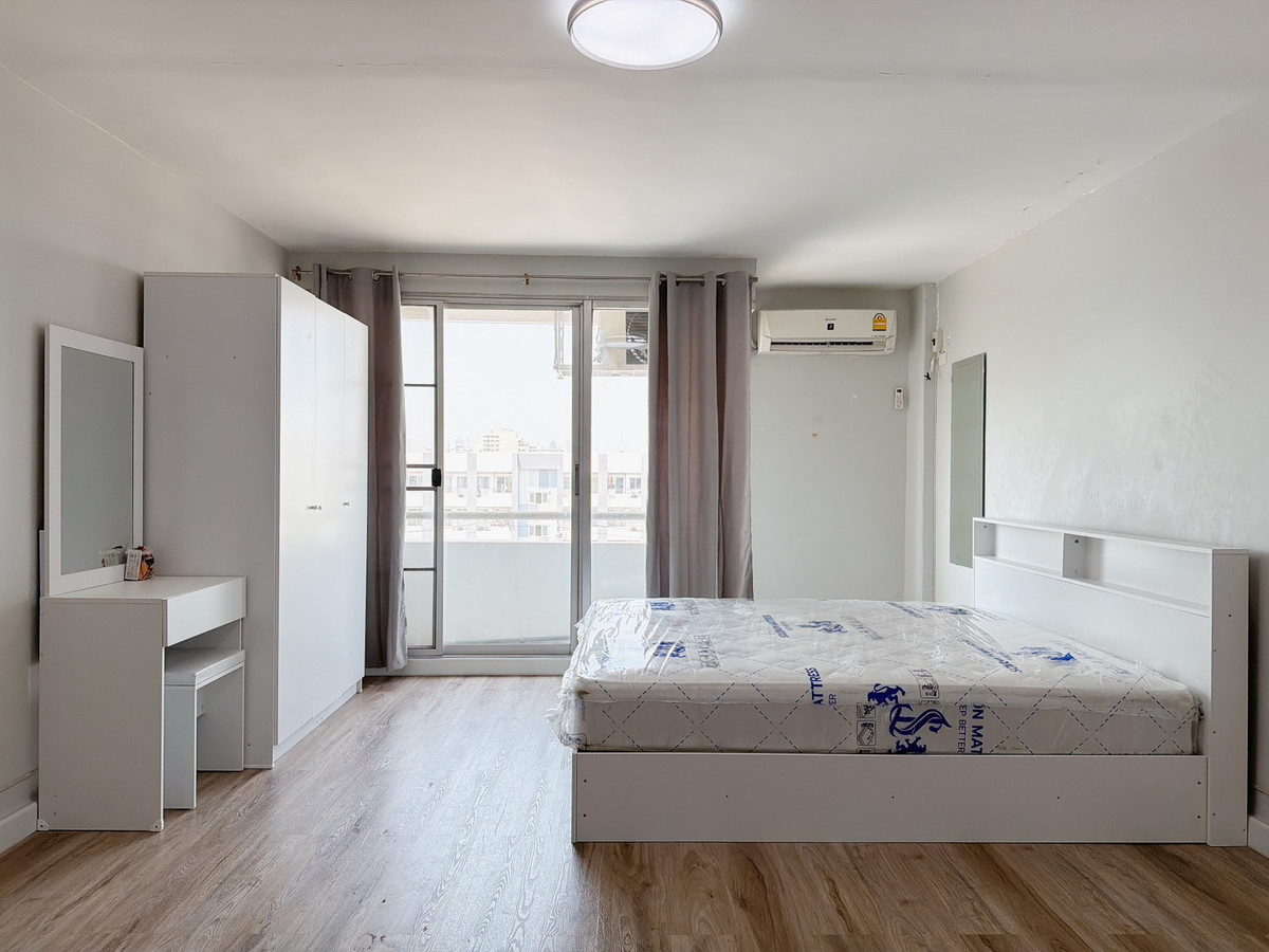 For SaleCondoLadprao101, Happy Land, The Mall Bang Kapi : 𝒄𝒊𝒕𝒚 𝒗𝒊𝒍𝒍𝒂 🔖 🔖 million ✨ There is a big balcony for sale 🔖