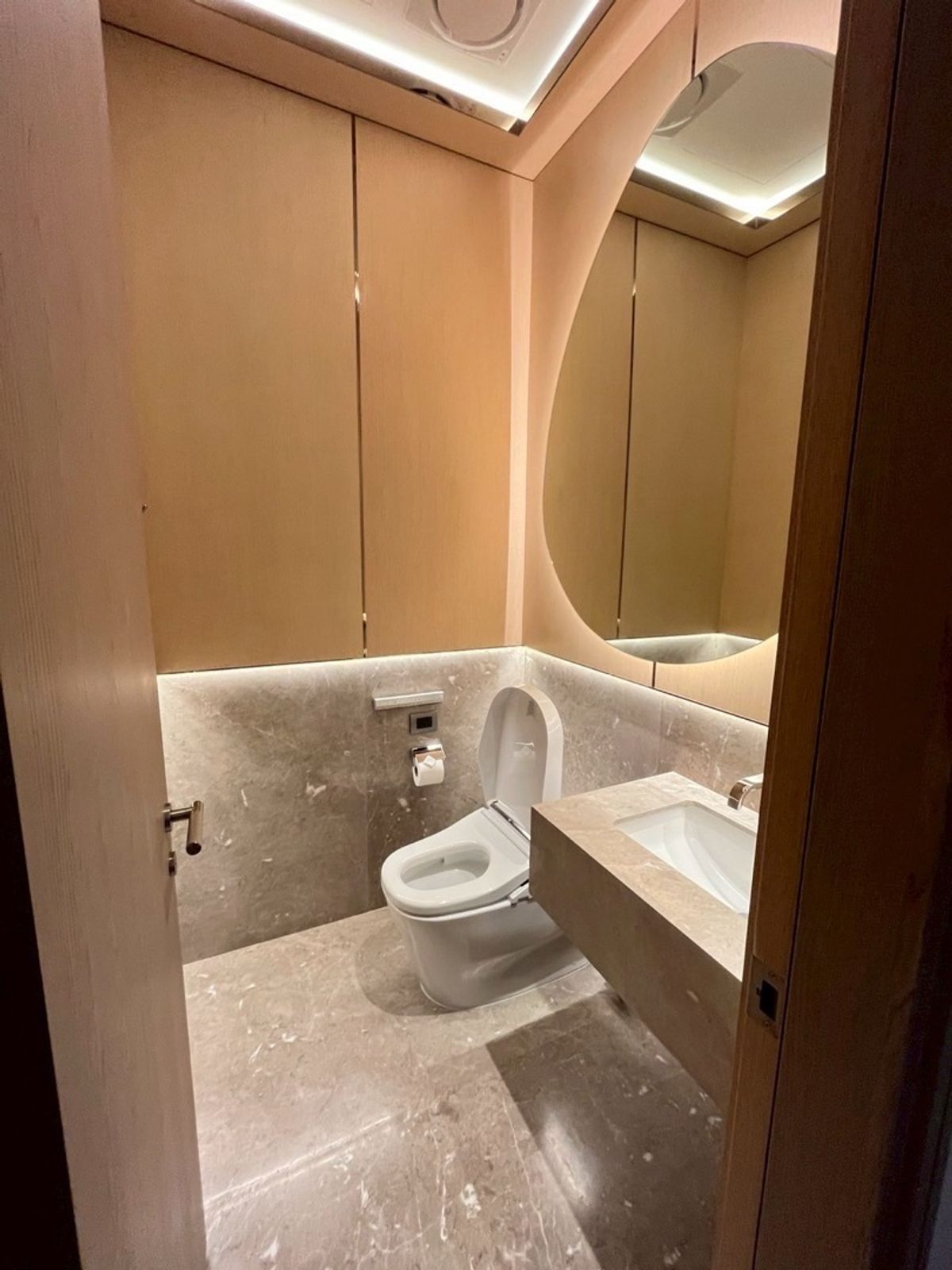 คอนโดวิทยุ ชิดลม หลังสวน : Scope Langsuan🔥🔥🔥 RENT/SELL (ลดเหลือ180,000🔥)1BEDROOM 87sq.m 