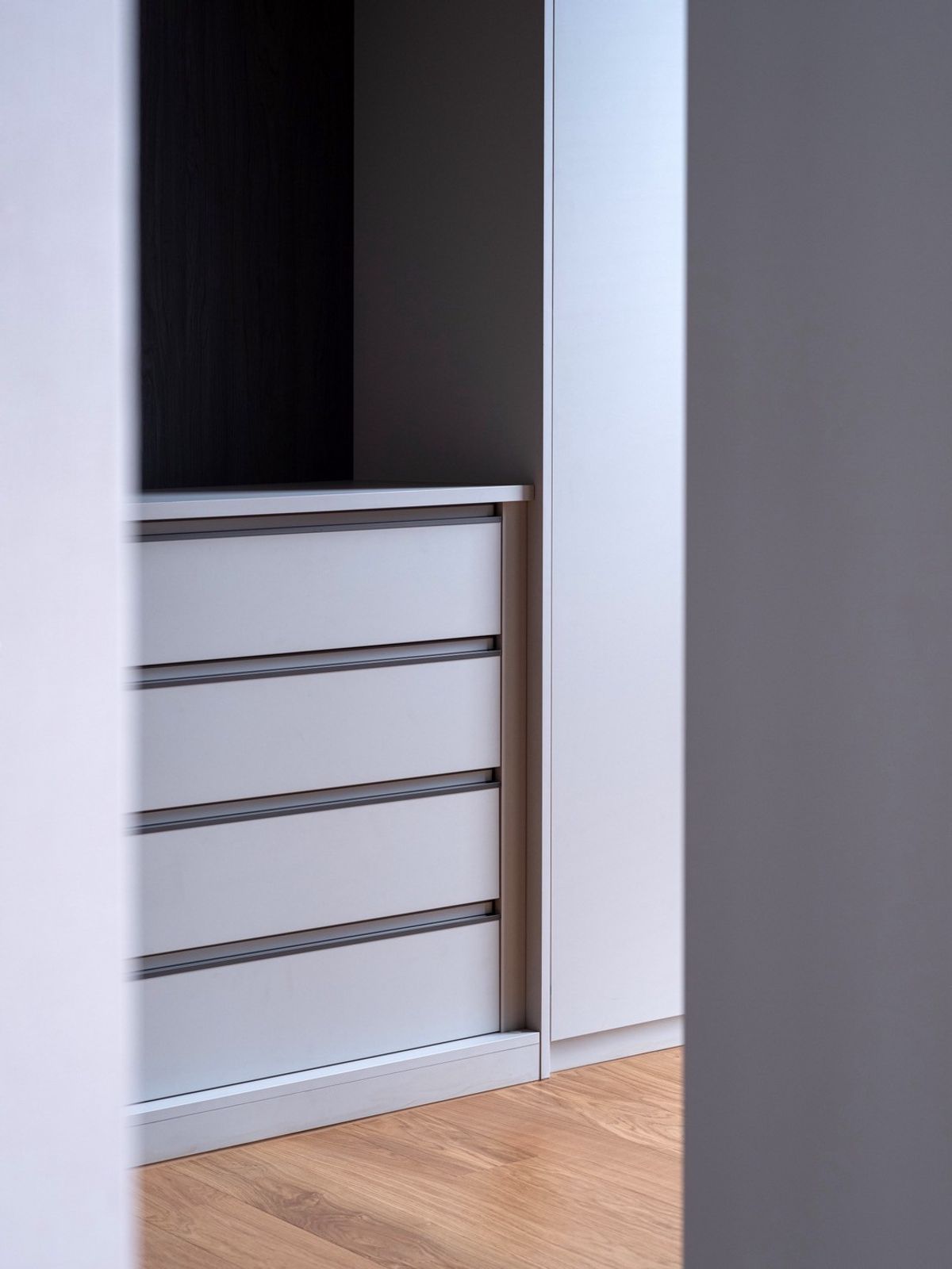 ขายบ้านวิภาวดี ดอนเมือง หลักสี่ : บ้านเดี่ยวหรู Cayla แบบ Pool Villa เจีย พูล เรสซิเดนซ์ 4 ชั้น พื้นที่ใช้สอย 734 ตร.ม. 4 ห้องนอน 5 ห้องน้ำ 4 ที่จอดรถ ตกแต่งครบพร้อมเฟอร์นิเจอร์และเครื่องใช้ไฟฟ้า พร้อมสระว่ายน้ำและลิฟต์ส่วนตัว ใกล้ รร.นานาชาติ Harrow และสนามบินดอนเมือง