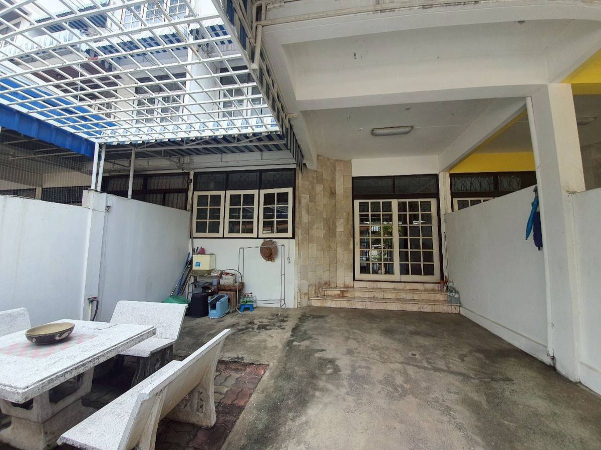 ขายทาวน์โฮมปิ่นเกล้า จรัญสนิทวงศ์ : ขายทาวน์เฮ้าส์ 3 ชั้น หมู่บ้านปิ่นเกล้าการ์เด้น อยู่ซอยสมเด็จพระปิ่นเกล้า3 ทำเลทอง สุดคุ้ม!