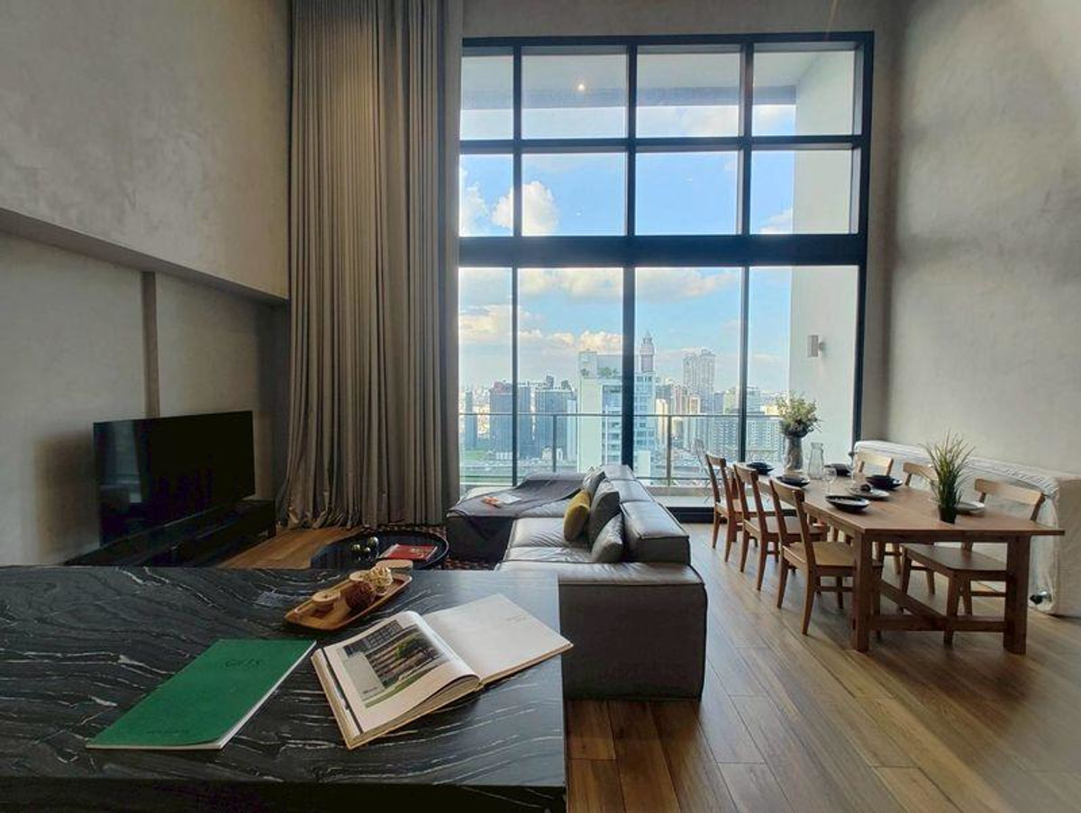 ให้เช่าคอนโดสุขุมวิท อโศก ทองหล่อ : ✨ GT15786 | คอนโด The Lofts Asoke เดินทางสะดวก ใกล้รถไฟฟ้าบีทีเอส มีรถรับส่ง เฟอร์นิเจอร์ครบ พร้อมอยู่ทันที