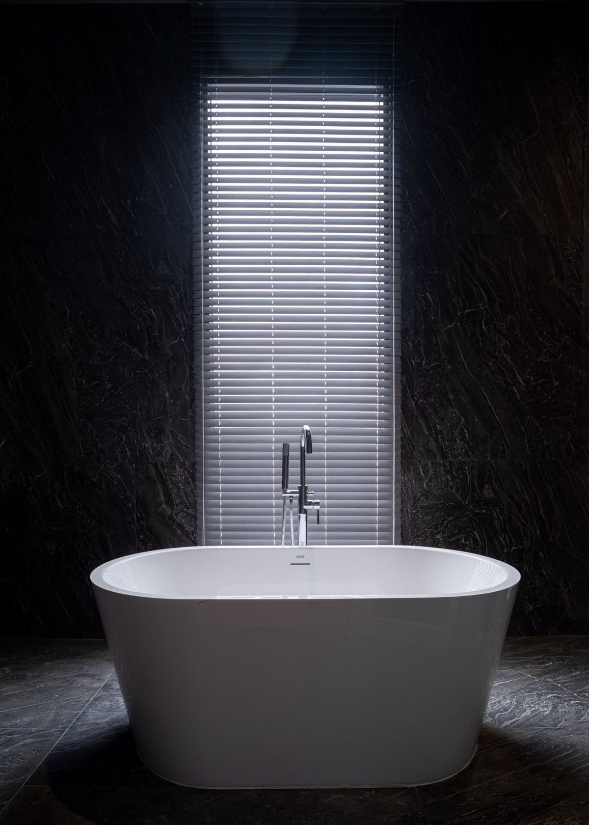 ขายบ้านวิภาวดี ดอนเมือง หลักสี่ : บ้านเดี่ยวหรู Cayla แบบ Pool Villa เจีย พูล เรสซิเดนซ์ 4 ชั้น พื้นที่ใช้สอย 734 ตร.ม. 4 ห้องนอน 5 ห้องน้ำ 4 ที่จอดรถ ตกแต่งครบพร้อมเฟอร์นิเจอร์และเครื่องใช้ไฟฟ้า พร้อมสระว่ายน้ำและลิฟต์ส่วนตัว ใกล้ รร.นานาชาติ Harrow และสนามบินดอนเมือง