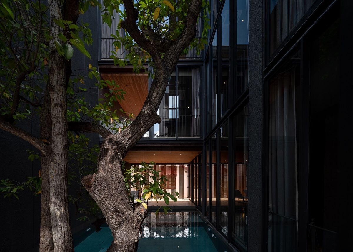 ขายบ้านวิภาวดี ดอนเมือง หลักสี่ : บ้านเดี่ยวหรู Cayla แบบ Pool Villa เจีย พูล เรสซิเดนซ์ 4 ชั้น พื้นที่ใช้สอย 734 ตร.ม. 4 ห้องนอน 5 ห้องน้ำ 4 ที่จอดรถ ตกแต่งครบพร้อมเฟอร์นิเจอร์และเครื่องใช้ไฟฟ้า พร้อมสระว่ายน้ำและลิฟต์ส่วนตัว ใกล้ รร.นานาชาติ Harrow และสนามบินดอนเมือง