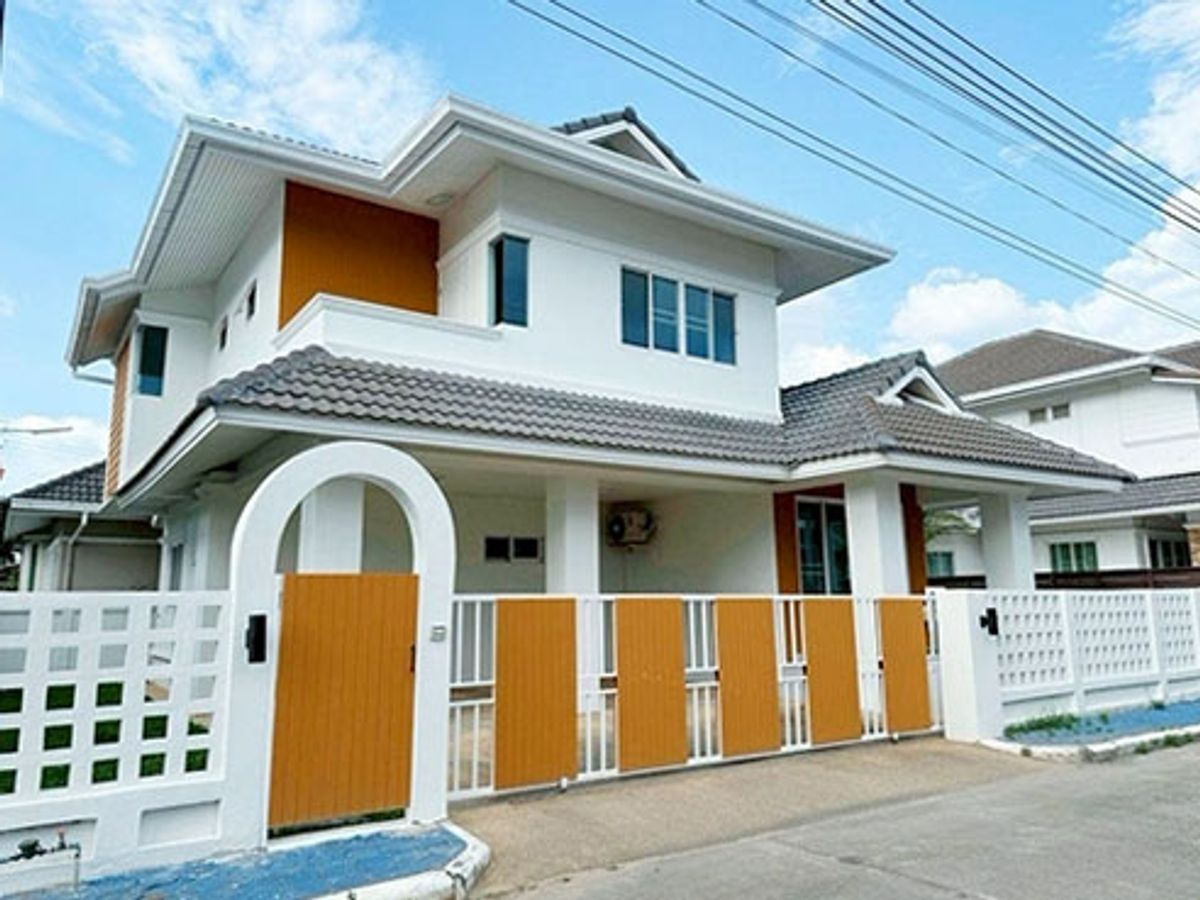ให้เช่าบ้านเชียงใหม่ : บ้านในโครงการ ให้เช่าเดือนละ 22,000 บาท ใกล้บิ๊กซีแม่เหียะเพียง 5 นาที No.9H900