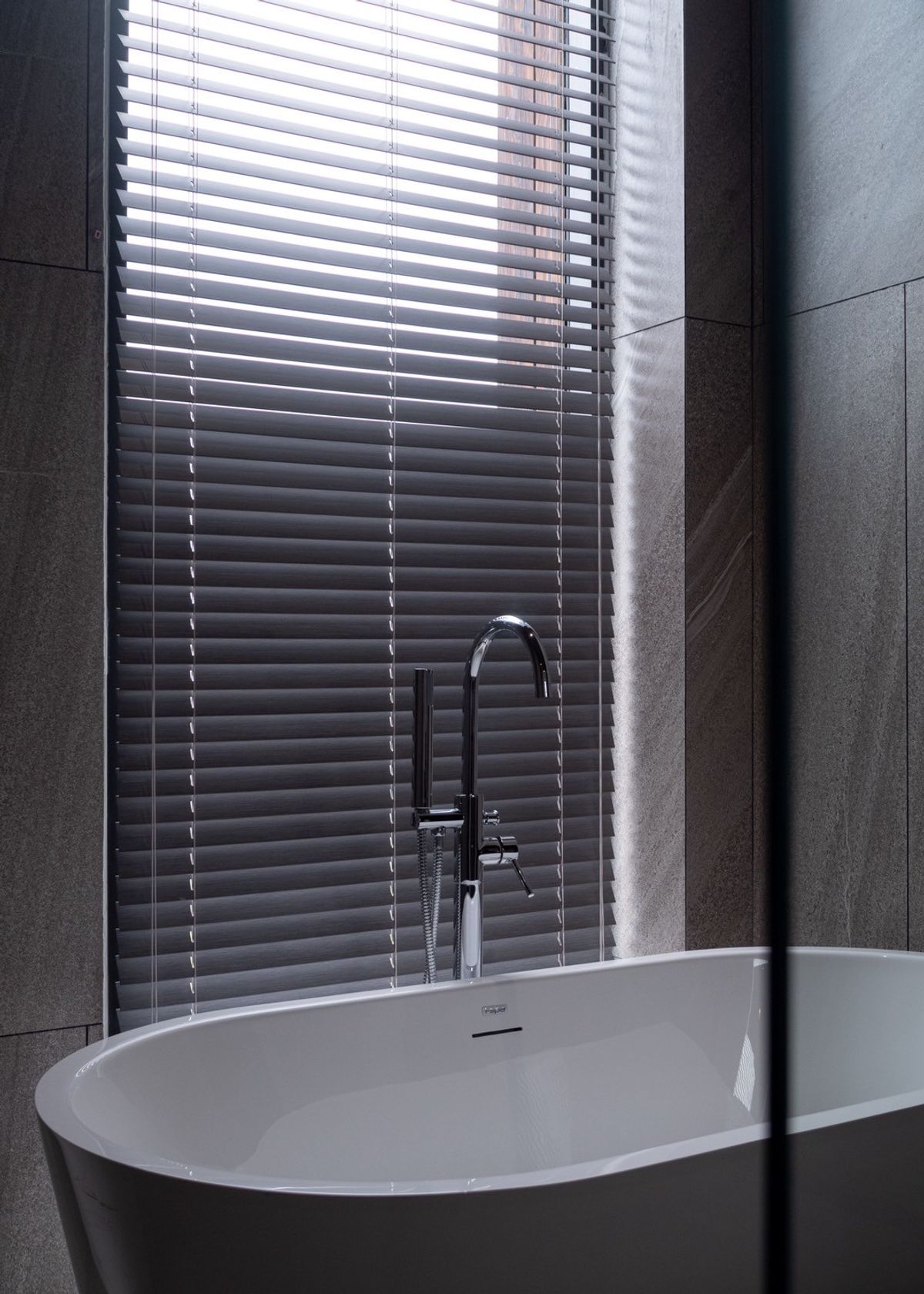 ขายบ้านวิภาวดี ดอนเมือง หลักสี่ : บ้านเดี่ยวหรู Cayla แบบ Pool Villa เจีย พูล เรสซิเดนซ์ 4 ชั้น พื้นที่ใช้สอย 734 ตร.ม. 4 ห้องนอน 5 ห้องน้ำ 4 ที่จอดรถ ตกแต่งครบพร้อมเฟอร์นิเจอร์และเครื่องใช้ไฟฟ้า พร้อมสระว่ายน้ำและลิฟต์ส่วนตัว ใกล้ รร.นานาชาติ Harrow และสนามบินดอนเมือง