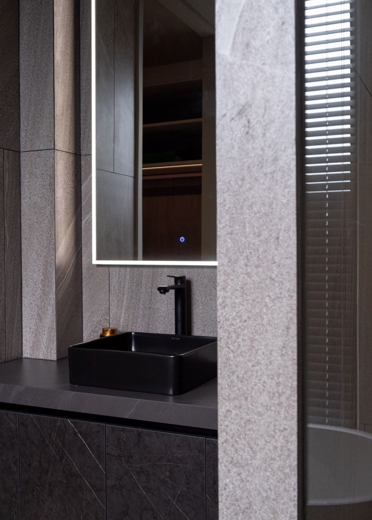 ขายบ้านวิภาวดี ดอนเมือง หลักสี่ : บ้านเดี่ยวหรู Cayla แบบ Pool Villa เจีย พูล เรสซิเดนซ์ 4 ชั้น พื้นที่ใช้สอย 734 ตร.ม. 4 ห้องนอน 5 ห้องน้ำ 4 ที่จอดรถ ตกแต่งครบพร้อมเฟอร์นิเจอร์และเครื่องใช้ไฟฟ้า พร้อมสระว่ายน้ำและลิฟต์ส่วนตัว ใกล้ รร.นานาชาติ Harrow และสนามบินดอนเมือง