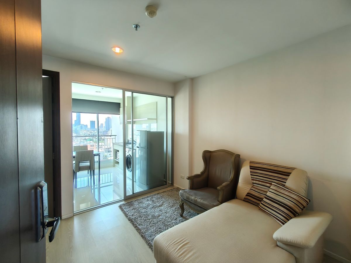 For RentCondoSathorn, Narathiwat : Hot Deal! Prime Condo for Rent - Rhythm Sathorn-Narathiwas near BTS Chong Nonsi - Your Ideal City Living Awaits! ✨