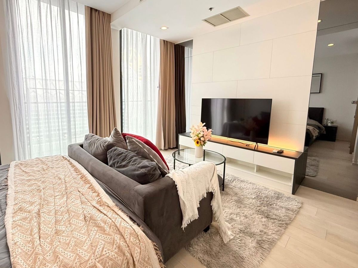 ให้เช่าคอนโดวิทยุ ชิดลม หลังสวน : 🔥Rent 1BR. Noble Ploenchit🔥High Floor 55sqm🔥Price 45,000/month🔥