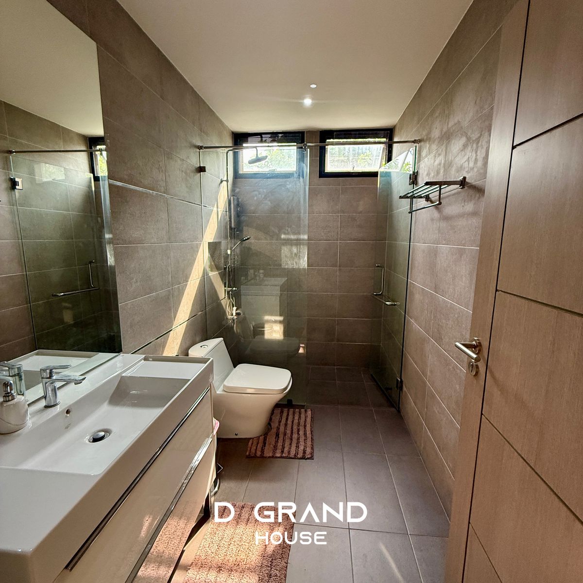 ขายบ้านนวมินทร์ รามอินทรา : ✨ บ้านหรูสไตล์ Nordic ทำเลรามอินทรา บนที่ดิน 500 ตร.วา พร้อมสระว่ายน้ำส่วนตัว ดีไซน์เรียบ เท่ อยู่สบาย เหมาะสำหรับคนที่มองหาบ้านหลังใหญ่ พื้นที่เยอะ พร้อมความเป็นส่วนตัว