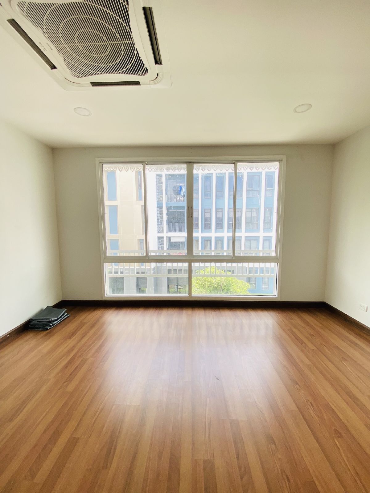 For SaleTownhomeBangna, Bearing, Lasalle : Sell ​​3.5 Townhome for sale, La Sal 24, Sukhumvit 105 | Near BTS 2 - Lifestyle - International School | Ready to be in potential location