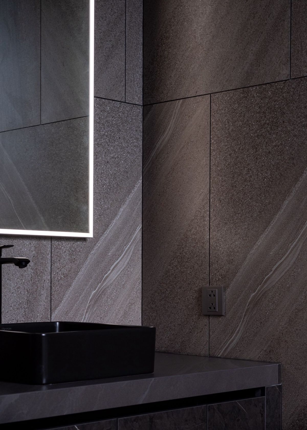 ขายบ้านวิภาวดี ดอนเมือง หลักสี่ : บ้านเดี่ยวหรู Cayla แบบ Pool Villa เจีย พูล เรสซิเดนซ์ 4 ชั้น พื้นที่ใช้สอย 734 ตร.ม. 4 ห้องนอน 5 ห้องน้ำ 4 ที่จอดรถ ตกแต่งครบพร้อมเฟอร์นิเจอร์และเครื่องใช้ไฟฟ้า พร้อมสระว่ายน้ำและลิฟต์ส่วนตัว ใกล้ รร.นานาชาติ Harrow และสนามบินดอนเมือง