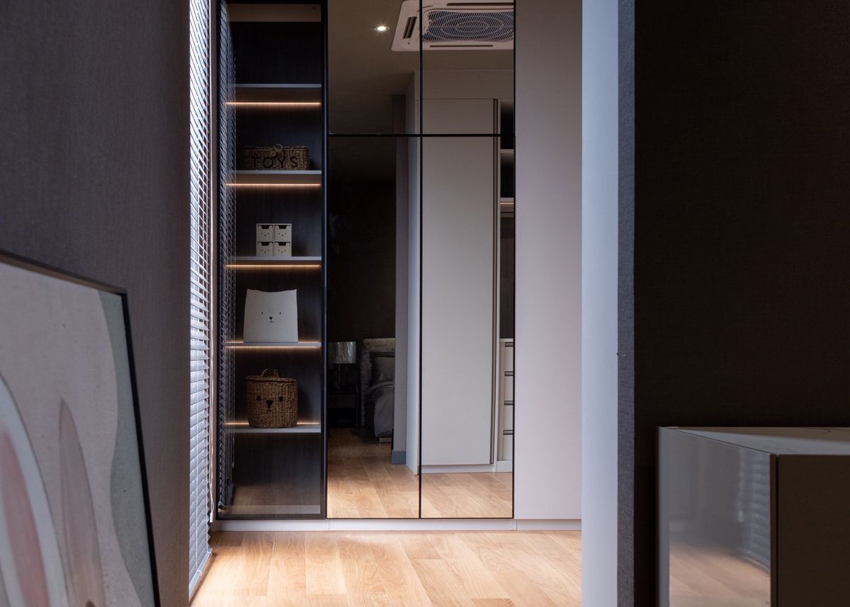 ขายบ้านวิภาวดี ดอนเมือง หลักสี่ : บ้านเดี่ยวหรู Cayla แบบ Pool Villa เจีย พูล เรสซิเดนซ์ 4 ชั้น พื้นที่ใช้สอย 734 ตร.ม. 4 ห้องนอน 5 ห้องน้ำ 4 ที่จอดรถ ตกแต่งครบพร้อมเฟอร์นิเจอร์และเครื่องใช้ไฟฟ้า พร้อมสระว่ายน้ำและลิฟต์ส่วนตัว ใกล้ รร.นานาชาติ Harrow และสนามบินดอนเมือง