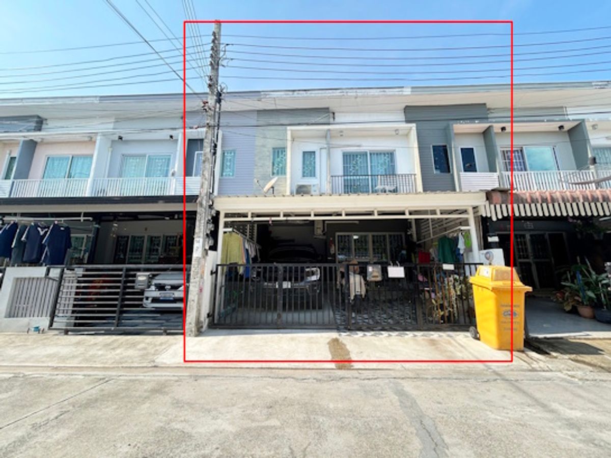 ขายทาวน์โฮมสมุทรปราการ สำโรง : ขายทาวน์เฮ้าส์ 2 ชั้น ม.เดอะคอนเนคสุวรรณภูมิ1 (12A) ซอยกิ่งแก้ว37 เนื้อที่ 18.2 ตร.ว. สวยพร้อมอยู่ กู้เต็ม 100% ใกล้สนามบินสุวรรณภูมิและทางด่วนบางนา