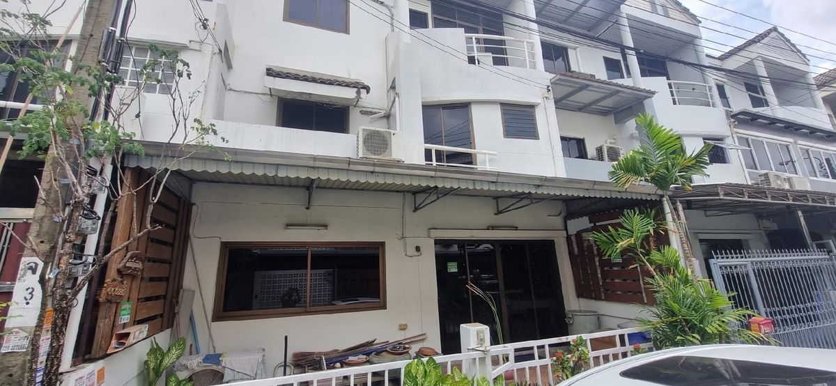 ขายทาวน์โฮมนวมินทร์ รามอินทรา : ขายทาวน์โฮม 3 ชั้น เนื้อที่ 19 ตรว.