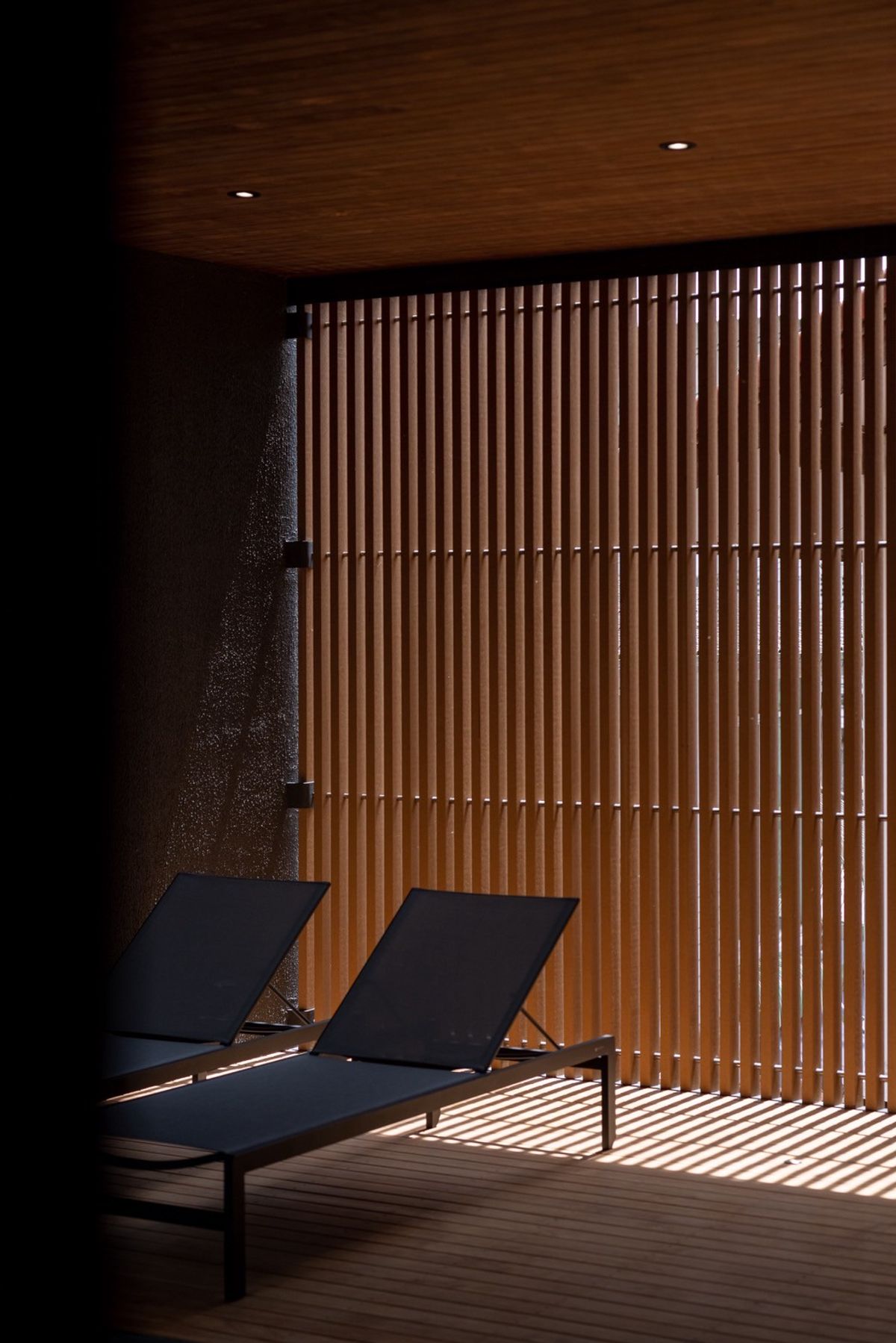 ขายบ้านวิภาวดี ดอนเมือง หลักสี่ : บ้านเดี่ยวหรู Cayla แบบ Pool Villa เจีย พูล เรสซิเดนซ์ 4 ชั้น พื้นที่ใช้สอย 734 ตร.ม. 4 ห้องนอน 5 ห้องน้ำ 4 ที่จอดรถ ตกแต่งครบพร้อมเฟอร์นิเจอร์และเครื่องใช้ไฟฟ้า พร้อมสระว่ายน้ำและลิฟต์ส่วนตัว ใกล้ รร.นานาชาติ Harrow และสนามบินดอนเมือง