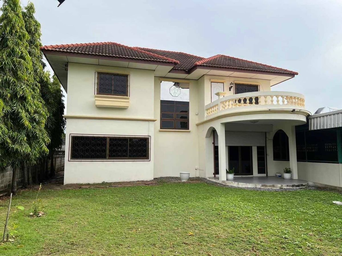 For RentHouseBang kae, Phetkasem : Rent a single house, 2 storey, 5 bedrooms, 7 bathrooms, some locations, Charan, Kanchanaphisek, good location, easy to in and out.