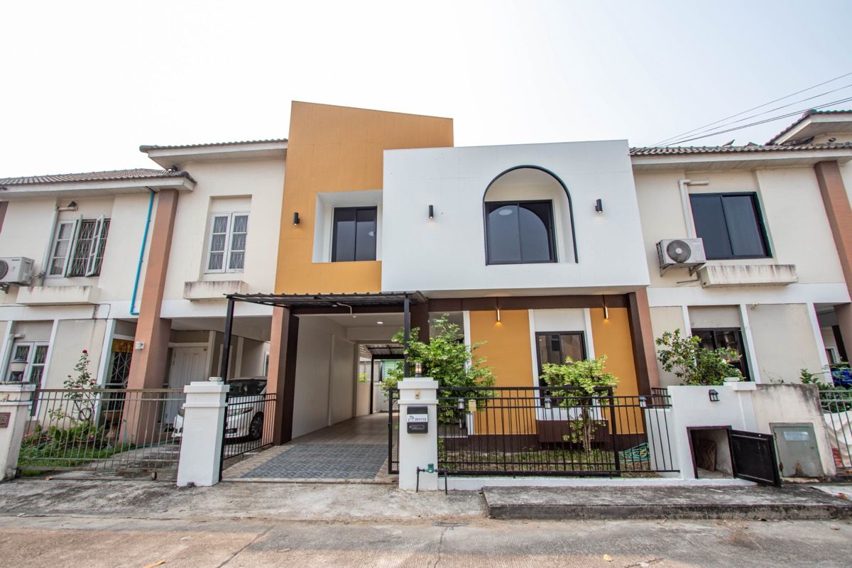 For SaleTownhomeChiang Mai : For Sale: 3 Bedroom Townhouse Karnkanok Ville 6 (KN105)