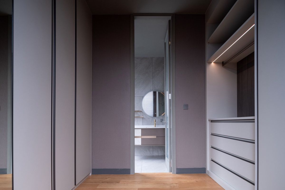 ขายบ้านวิภาวดี ดอนเมือง หลักสี่ : บ้านเดี่ยวหรู Cayla แบบ Pool Villa เจีย พูล เรสซิเดนซ์ 4 ชั้น พื้นที่ใช้สอย 734 ตร.ม. 4 ห้องนอน 5 ห้องน้ำ 4 ที่จอดรถ ตกแต่งครบพร้อมเฟอร์นิเจอร์และเครื่องใช้ไฟฟ้า พร้อมสระว่ายน้ำและลิฟต์ส่วนตัว ใกล้ รร.นานาชาติ Harrow และสนามบินดอนเมือง