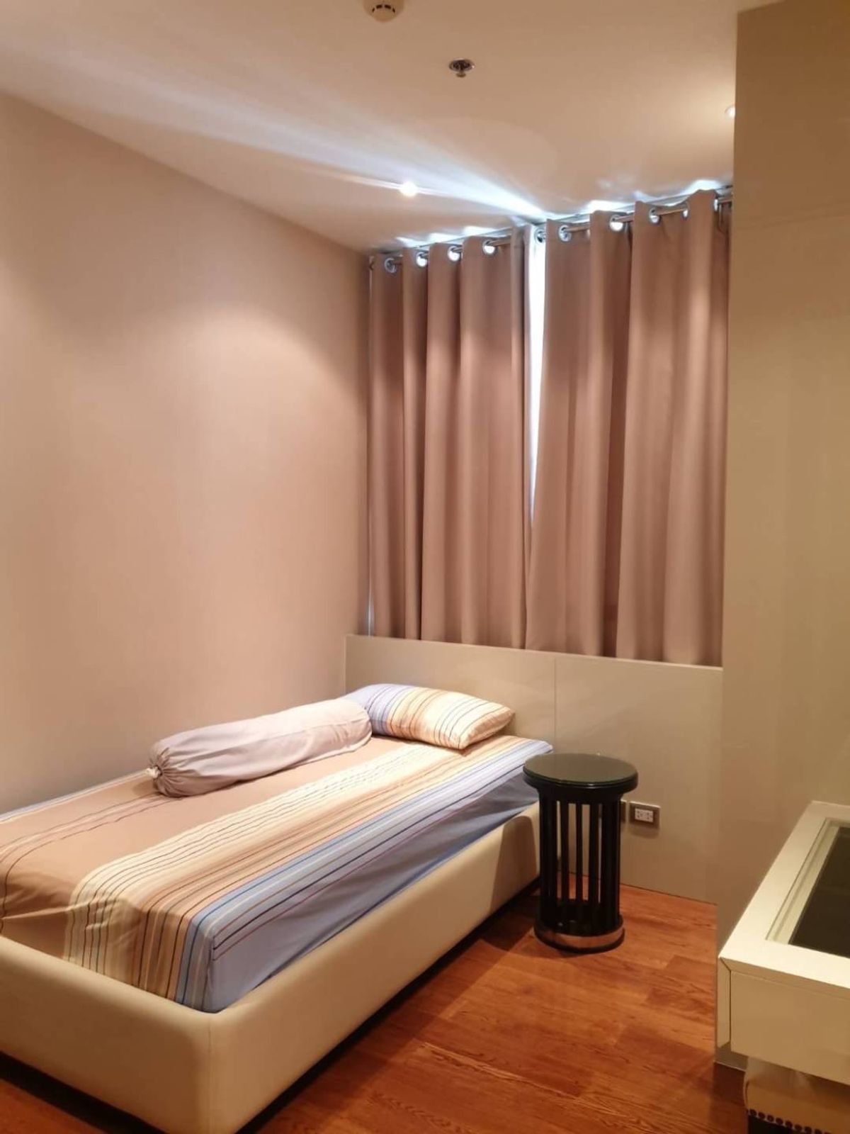 For RentCondoSukhumvit, Asoke, Thonglor : !! Beautiful room for rent. The Address Sukhumvit 28 (Dress Sukhumvit 28) near BTS Phrom Phong.