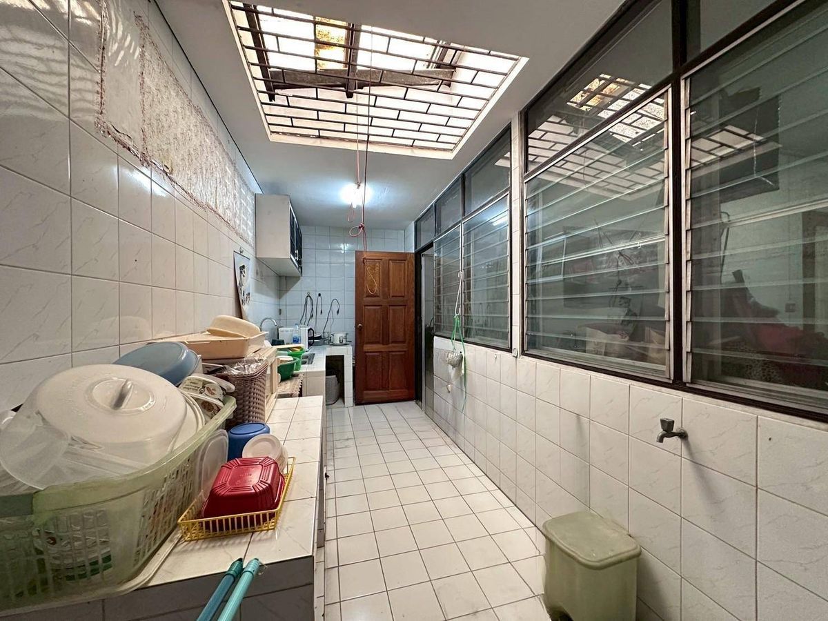 ขายทาวน์โฮมปิ่นเกล้า จรัญสนิทวงศ์ : ขายทาวน์เฮ้าส์ 3 ชั้น หมู่บ้านปิ่นเกล้าการ์เด้น อยู่ซอยสมเด็จพระปิ่นเกล้า3 ทำเลทอง สุดคุ้ม!