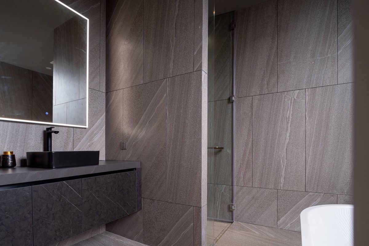 ขายบ้านวิภาวดี ดอนเมือง หลักสี่ : บ้านเดี่ยวหรู Cayla แบบ Pool Villa เจีย พูล เรสซิเดนซ์ 4 ชั้น พื้นที่ใช้สอย 734 ตร.ม. 4 ห้องนอน 5 ห้องน้ำ 4 ที่จอดรถ ตกแต่งครบพร้อมเฟอร์นิเจอร์และเครื่องใช้ไฟฟ้า พร้อมสระว่ายน้ำและลิฟต์ส่วนตัว ใกล้ รร.นานาชาติ Harrow และสนามบินดอนเมือง