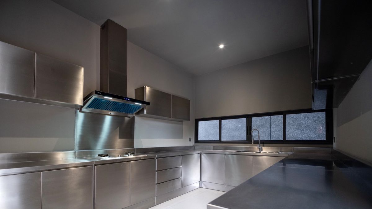 ขายบ้านวิภาวดี ดอนเมือง หลักสี่ : บ้านเดี่ยวหรู Cayla แบบ Pool Villa เจีย พูล เรสซิเดนซ์ 4 ชั้น พื้นที่ใช้สอย 734 ตร.ม. 4 ห้องนอน 5 ห้องน้ำ 4 ที่จอดรถ ตกแต่งครบพร้อมเฟอร์นิเจอร์และเครื่องใช้ไฟฟ้า พร้อมสระว่ายน้ำและลิฟต์ส่วนตัว ใกล้ รร.นานาชาติ Harrow และสนามบินดอนเมือง