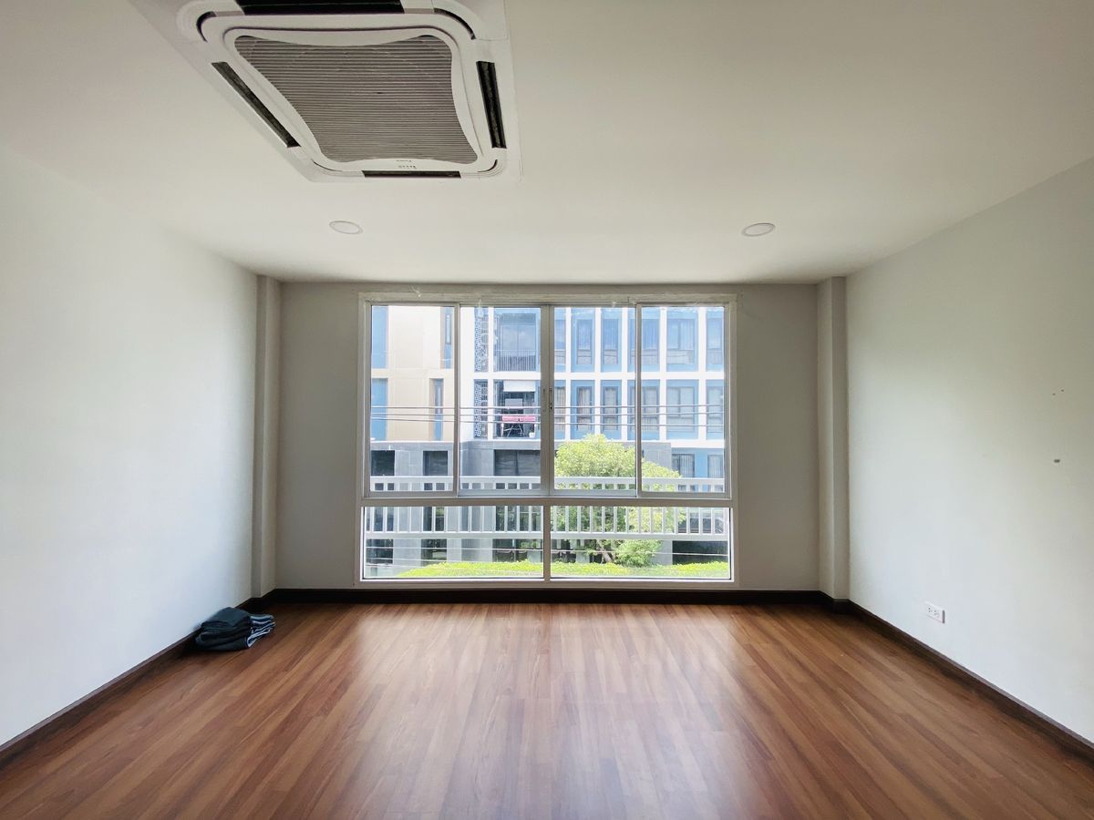 For SaleTownhomeBangna, Bearing, Lasalle : Sell ​​3.5 Townhome for sale, La Sal 24, Sukhumvit 105 | Near BTS 2 - Lifestyle - International School | Ready to be in potential location