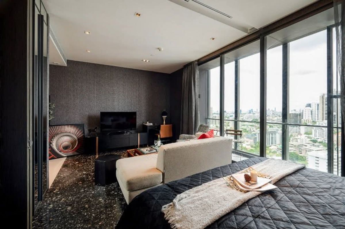 ขายคอนโดสุขุมวิท อโศก ทองหล่อ : Best price! Luxury and unique condo near BTS Thonglor, high floor, fancy decoration!