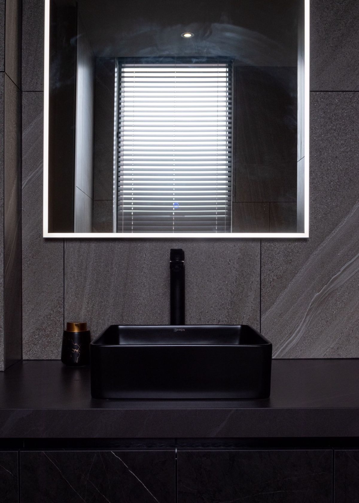 ขายบ้านวิภาวดี ดอนเมือง หลักสี่ : บ้านเดี่ยวหรู Cayla แบบ Pool Villa เจีย พูล เรสซิเดนซ์ 4 ชั้น พื้นที่ใช้สอย 734 ตร.ม. 4 ห้องนอน 5 ห้องน้ำ 4 ที่จอดรถ ตกแต่งครบพร้อมเฟอร์นิเจอร์และเครื่องใช้ไฟฟ้า พร้อมสระว่ายน้ำและลิฟต์ส่วนตัว ใกล้ รร.นานาชาติ Harrow และสนามบินดอนเมือง