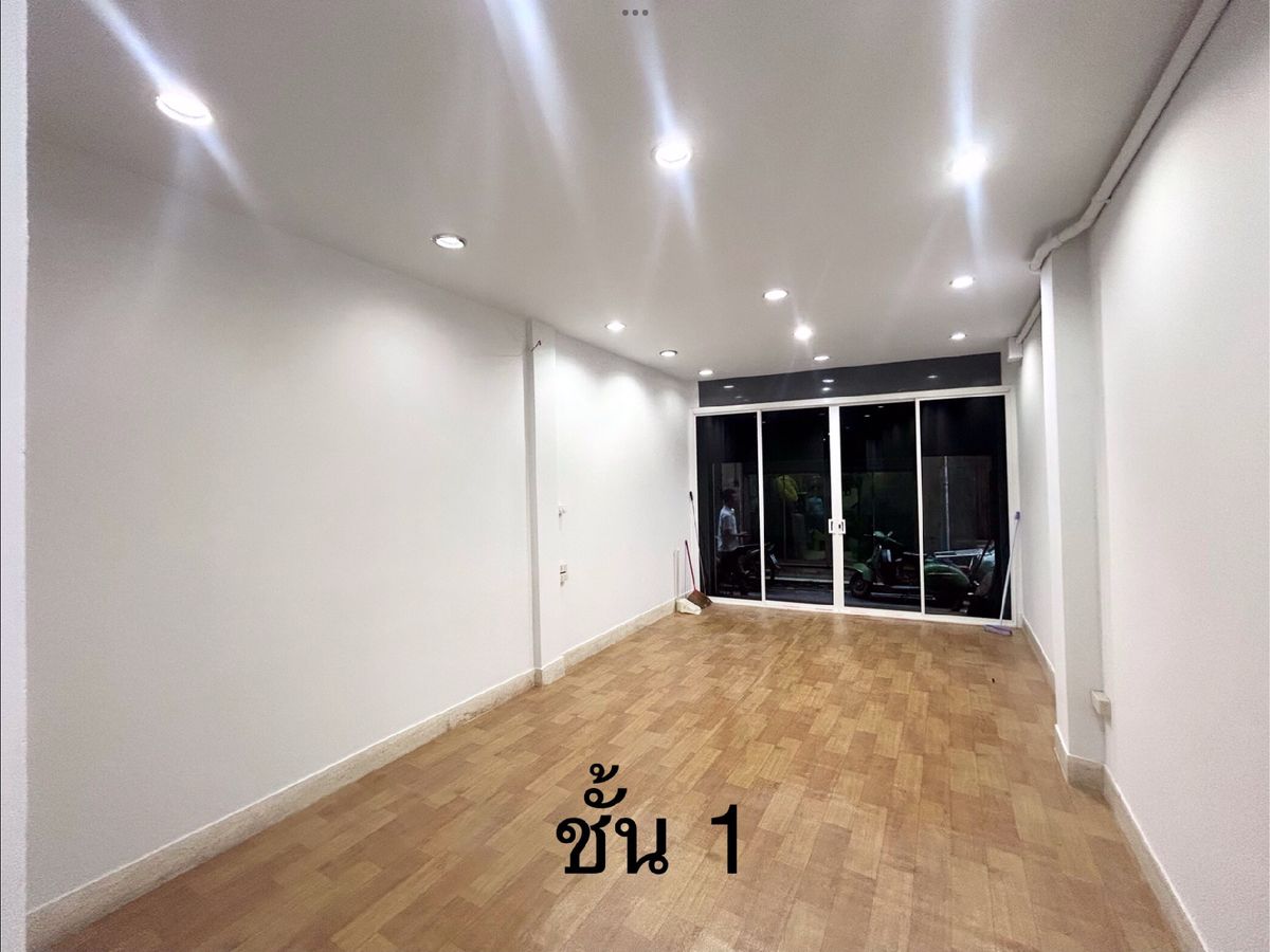 ให้เช่าอาคารพาณิชย์เยาวราช บางลำพู : **ให้เช่าพื้นที่เฉพาะชั้น 1 เหมาะสำหรับทำออฟฟิศ/เก็บของ ใกล้ตลาดสำเพ็ง**