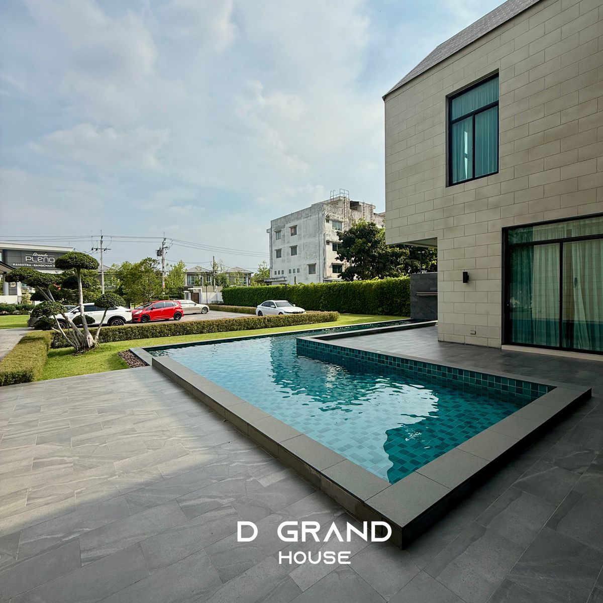 ขายบ้านนวมินทร์ รามอินทรา : ✨ บ้านหรูสไตล์ Nordic ทำเลรามอินทรา บนที่ดิน 500 ตร.วา พร้อมสระว่ายน้ำส่วนตัว ดีไซน์เรียบ เท่ อยู่สบาย เหมาะสำหรับคนที่มองหาบ้านหลังใหญ่ พื้นที่เยอะ พร้อมความเป็นส่วนตัว